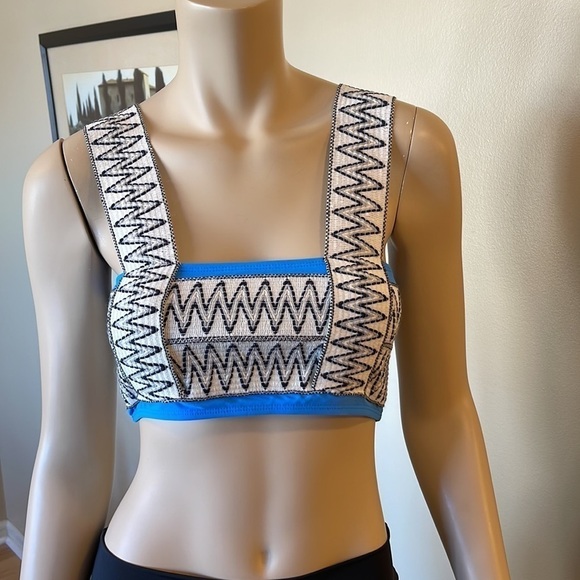 Exclusive Of Trims 2pc Unique And Trendy Bikini Swimsuit. Size S. D/5/A1444 - Picture 2 of 8